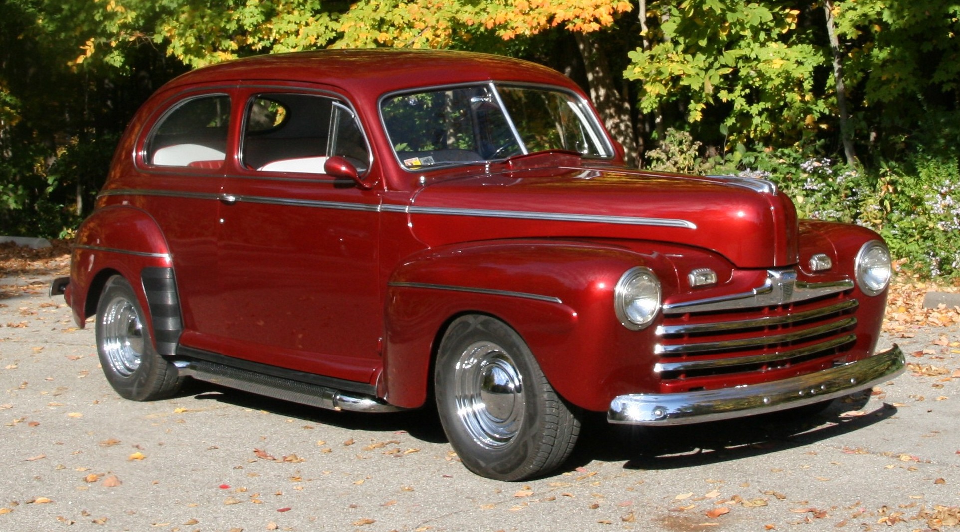 Ford Tudor 1946 photo - 5