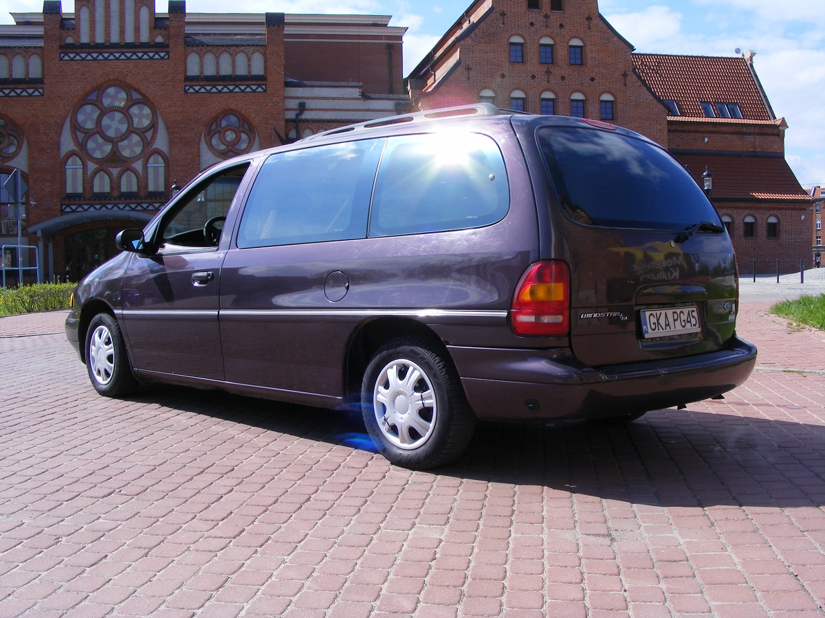Ford Windstar 1994 photo - 1