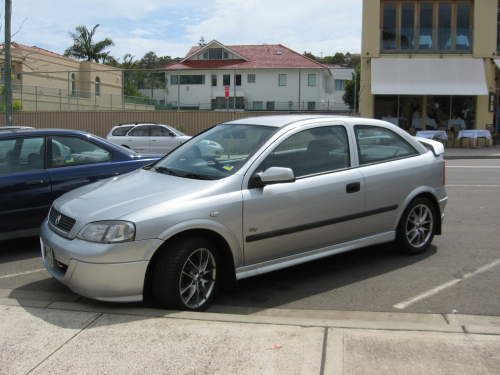 Holden Astra 2001 photo - 2