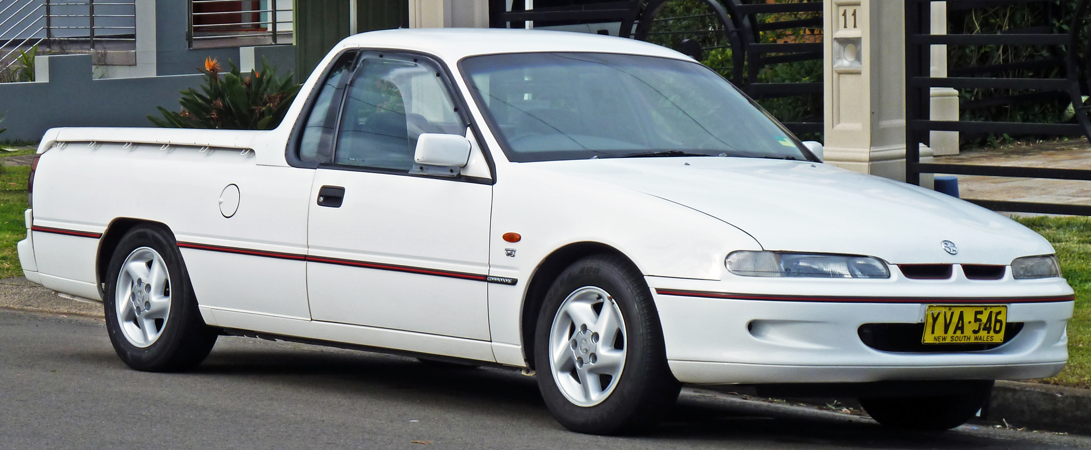 Holden Commodore 1998 photo - 3