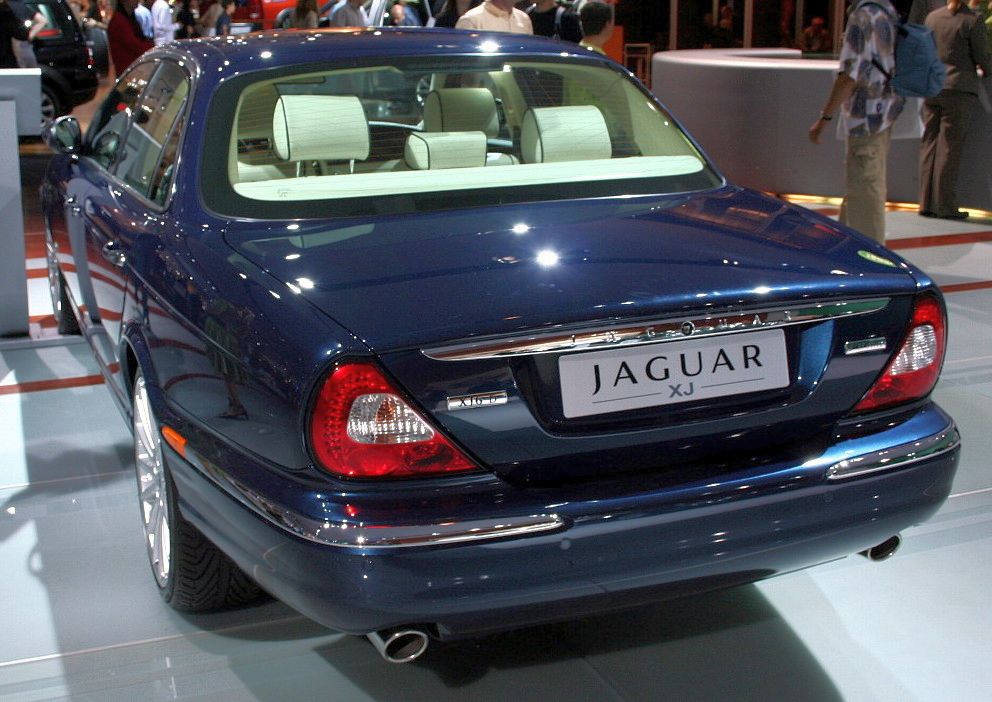 Jaguar XJ 2003 photo - 2