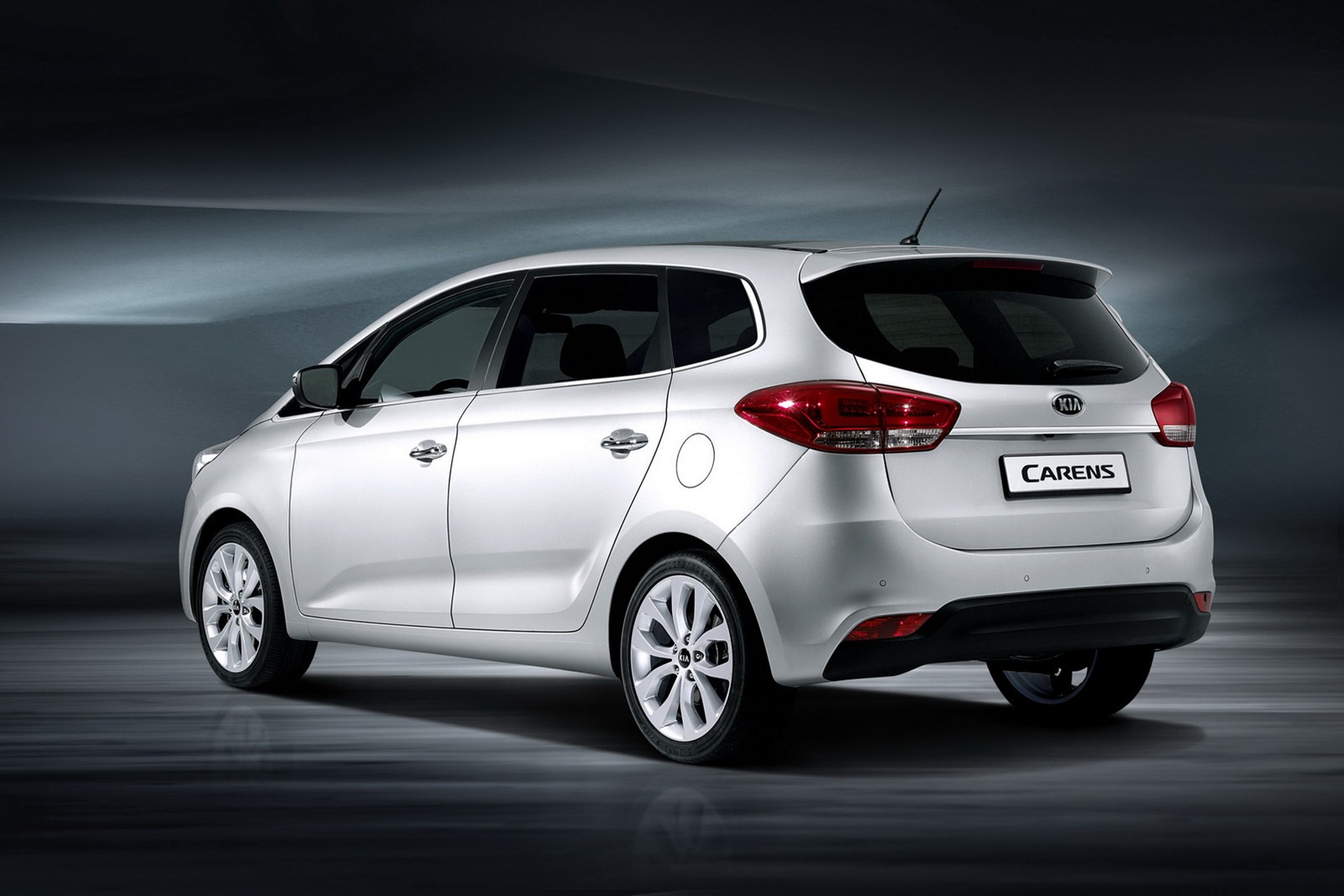 Kia Carens 2014 Review, Amazing Pictures and Images