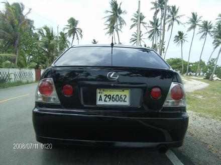 Lexus IS 200 2000 photo - 1