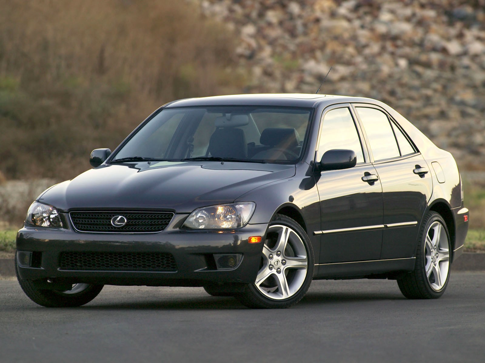 Lexus is 300 2002 photo - 3