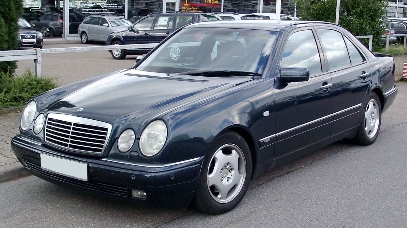 Mercedes-benz E-class 2000 photo - 2