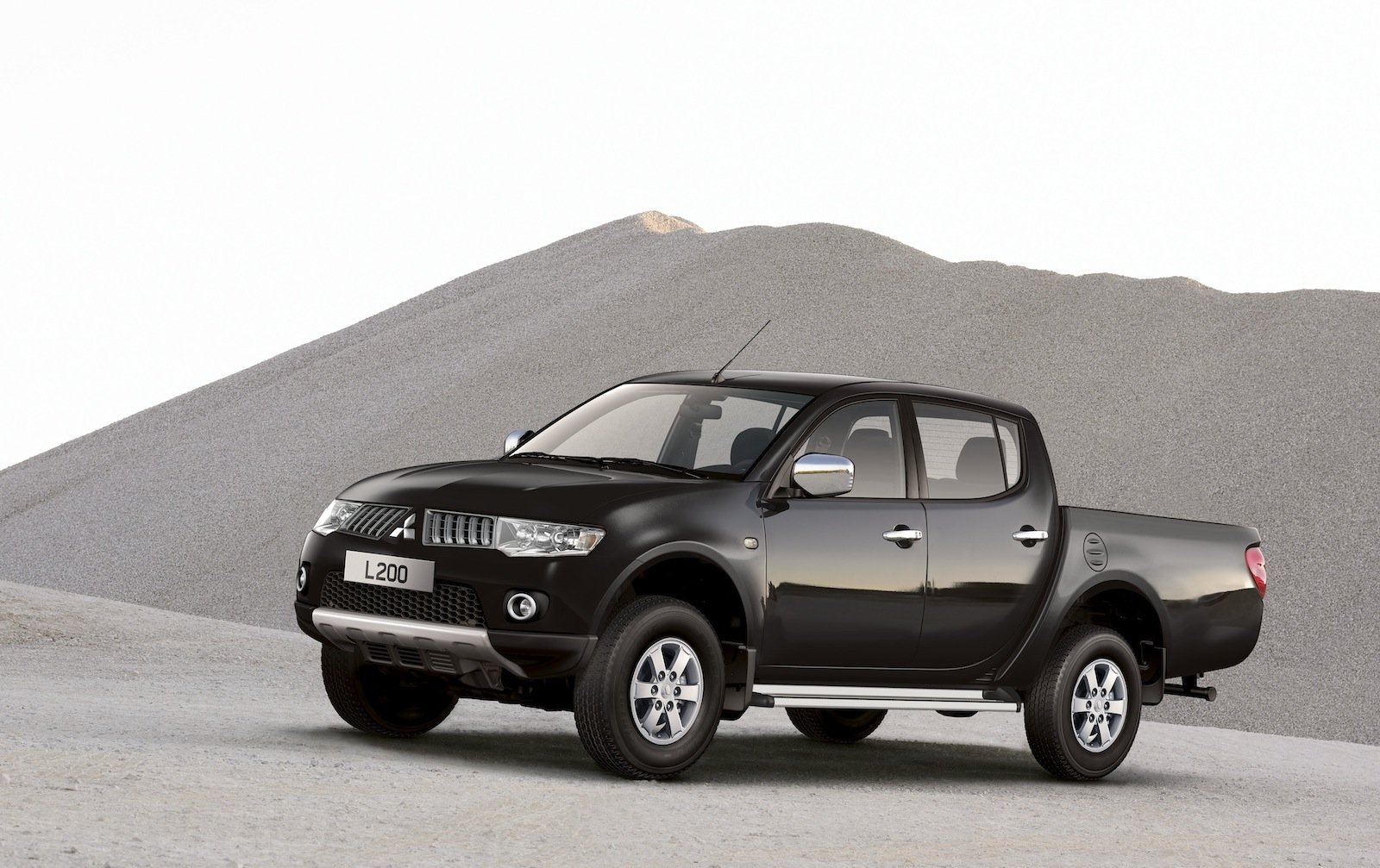 Mitsubishi L200 2010 Review, Amazing Pictures and Images
