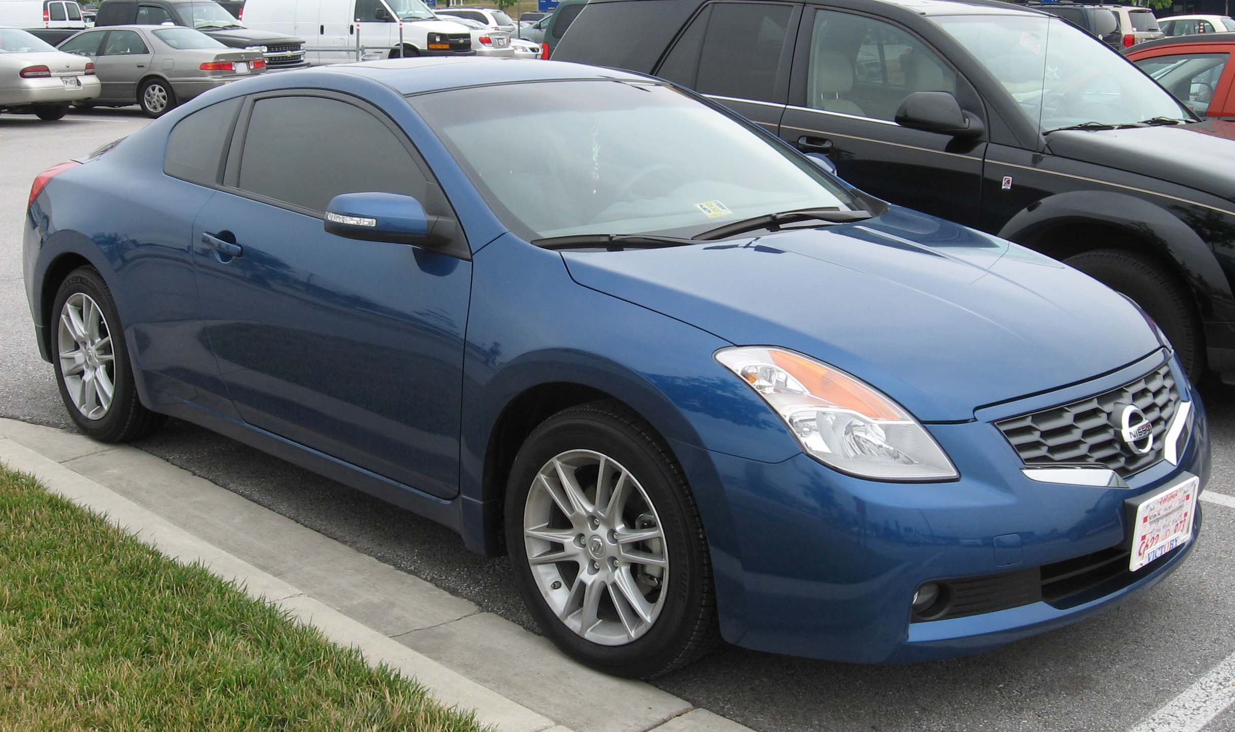 Nissan Coupe 2008 photo - 2
