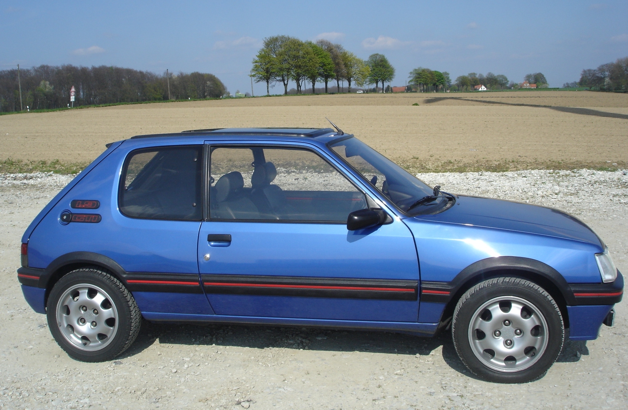 Peugeot 205 1994 photo - 3