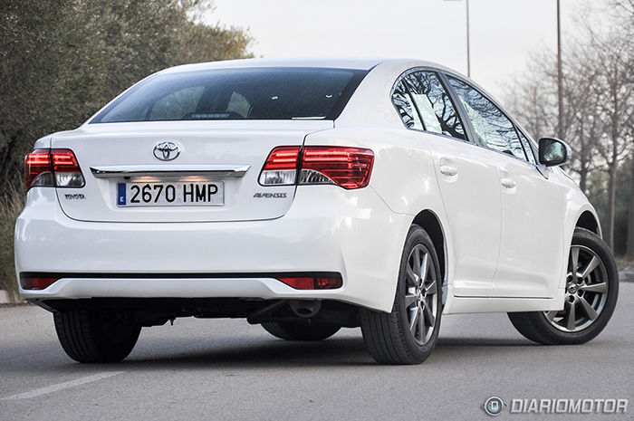 Toyota Avensis 2013 Review, Amazing Pictures and Images