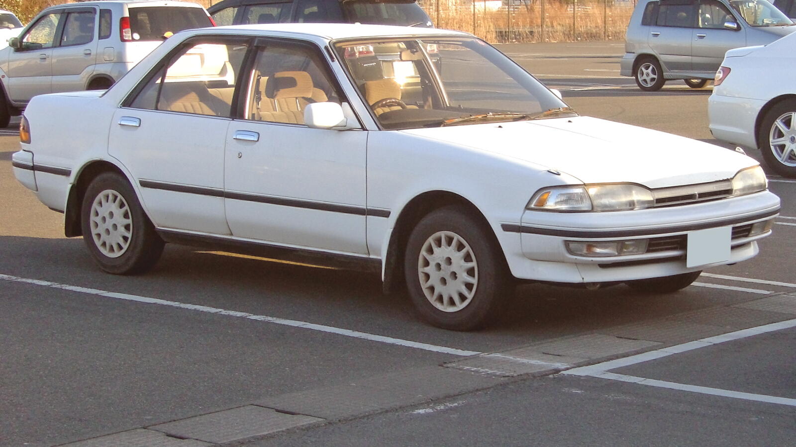 Toyota carina 1990 photo - 1