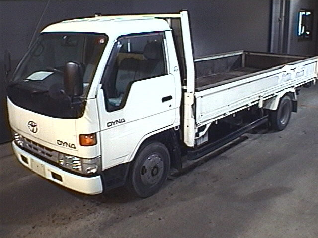 Toyota Dyna 1996 photo - 2