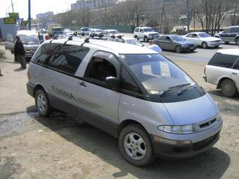 Toyota Estima 1994 photo - 3