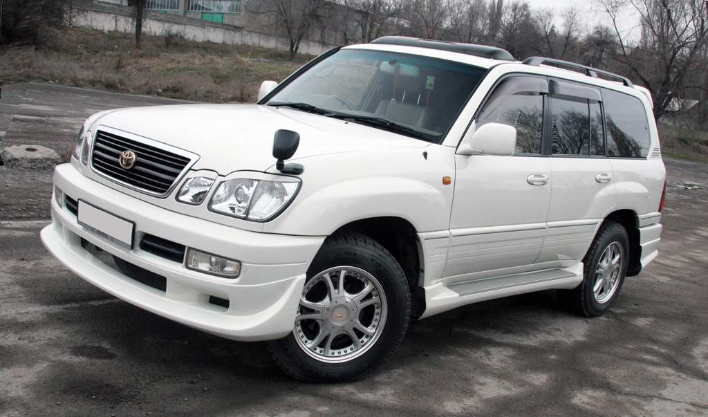 Toyota Land Cruiser 1998 photo - 3