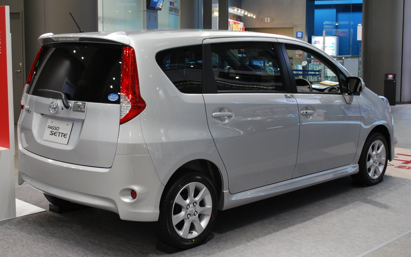 Toyota Passo Sette 2009: Review, Amazing Pictures and Images – Look at