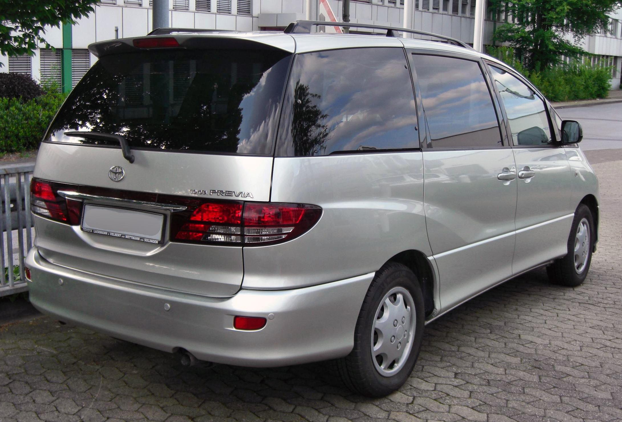 Toyota previa 2005 photo - 2