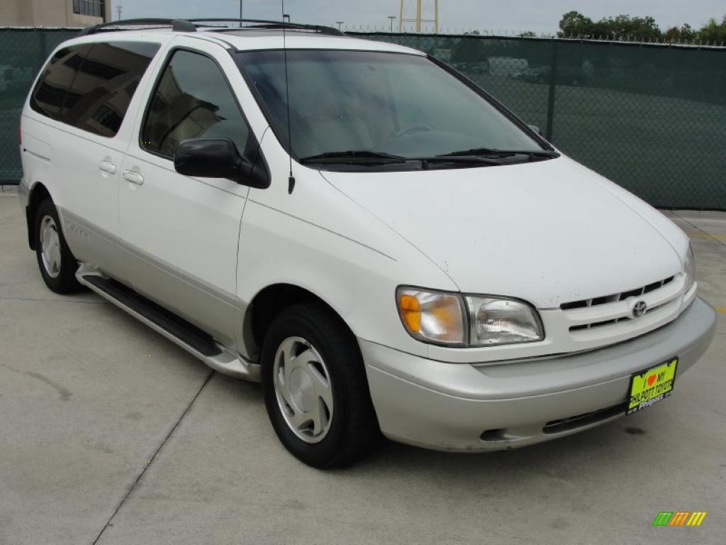 Toyota Sienna 2000 Review, Amazing Pictures and Images