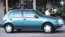 Toyota Starlet 1999 photo - 3