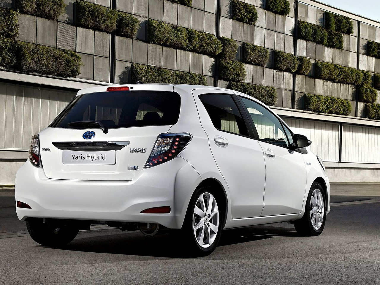 Toyota Yaris Verso 2014 Review, Amazing Pictures and