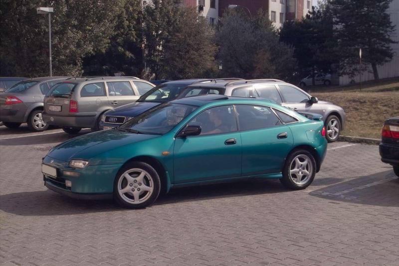 Mazda Astina 1998 photo - 3