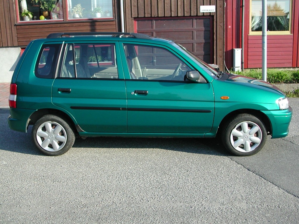 Mazda demio 2003 photo - 3